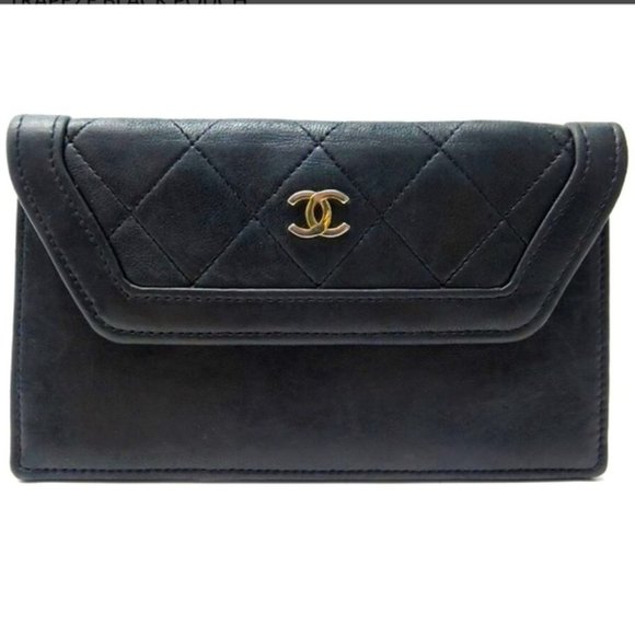 CHANEL Timeless Trapeze Quilted Leather Pouch in Black Calf Leather Authentic - Picture 4 of 10